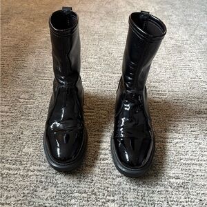 Aquatalia Patent Leather moto boots, good condition size 8 waterproof
